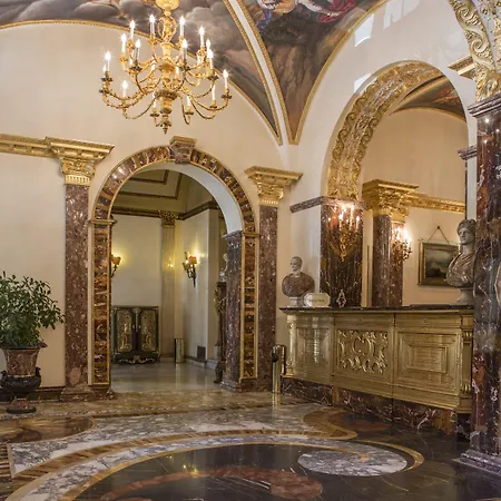 Des Epoques Hotel 3*