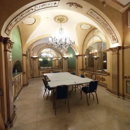 Des Epoques Hotel 3*