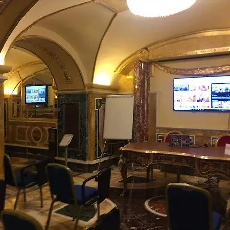 Des Epoques Hotel 3*