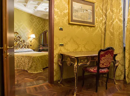 Des Epoques Hotel 3*