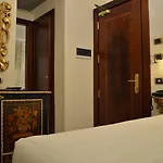Des Epoques Szálloda 3*