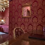 Des Epoques Szálloda 3*