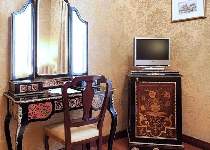 Des Epoques Szálloda 3*