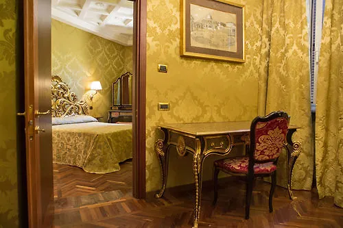 Des Epoques Szálloda 3*