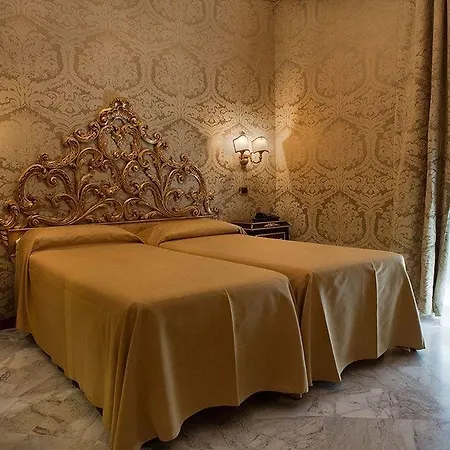 Des Epoques Hotel